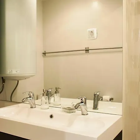 Spacious And Modern In The Center Of Chiado Appartement *